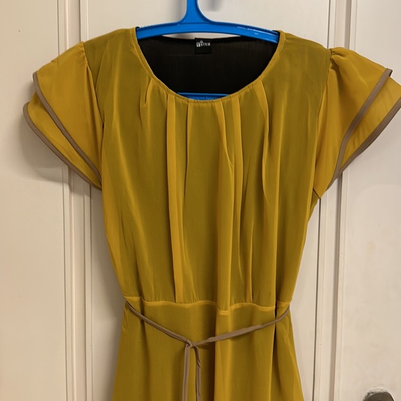 NWT Mustard & Black Lined dress with a double frill hemline & belt! UK L - Picture 3 of 13